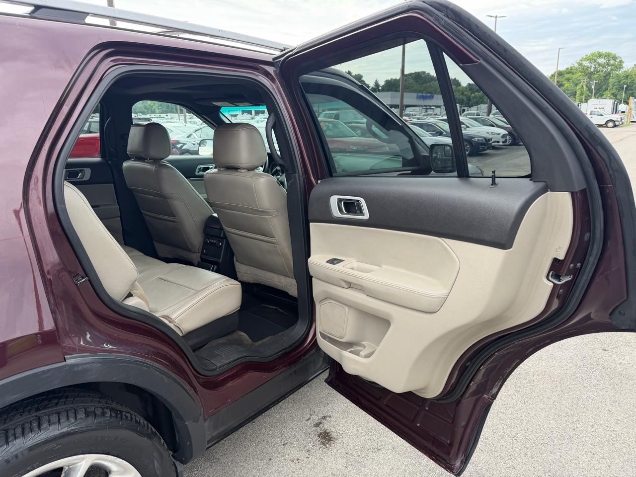 Ford Explorer 4WD 4dr XLT 2011