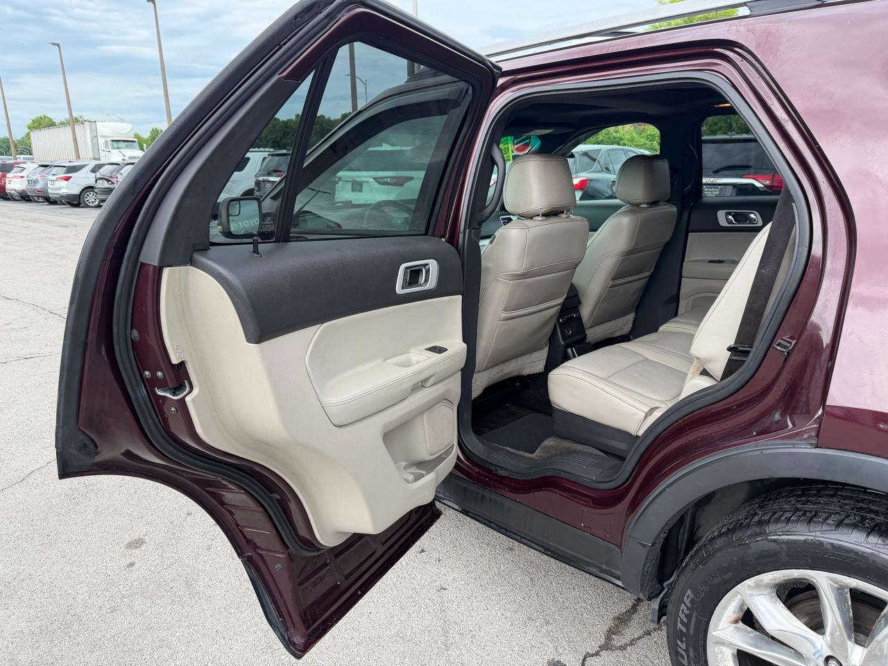 Ford Explorer 4WD 4dr XLT 2011