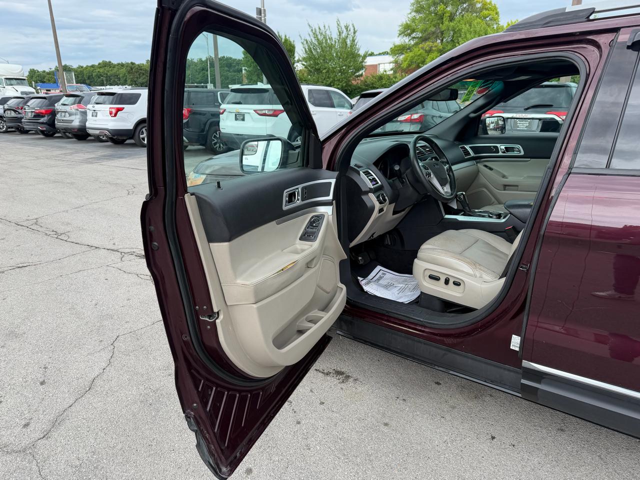 Ford Explorer 4WD 4dr XLT 2011