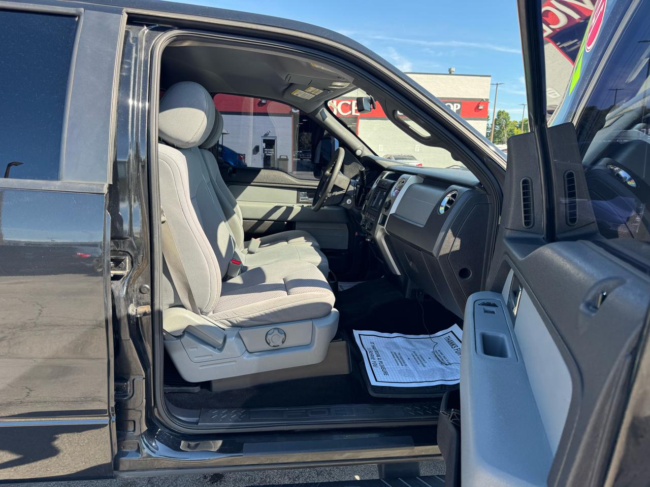 Ford F-150 4WD SuperCrew 145" XLT 2014