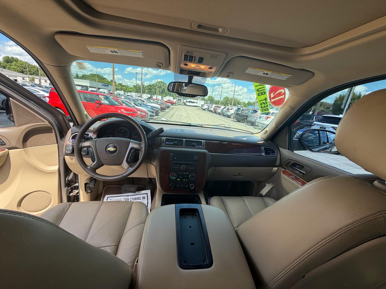 Chevrolet Suburban 4WD 4dr 1500 LT 2012