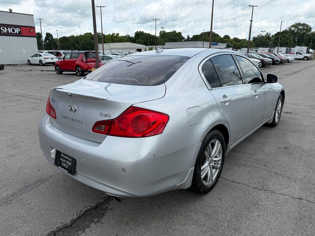 Infiniti G37 X 2011