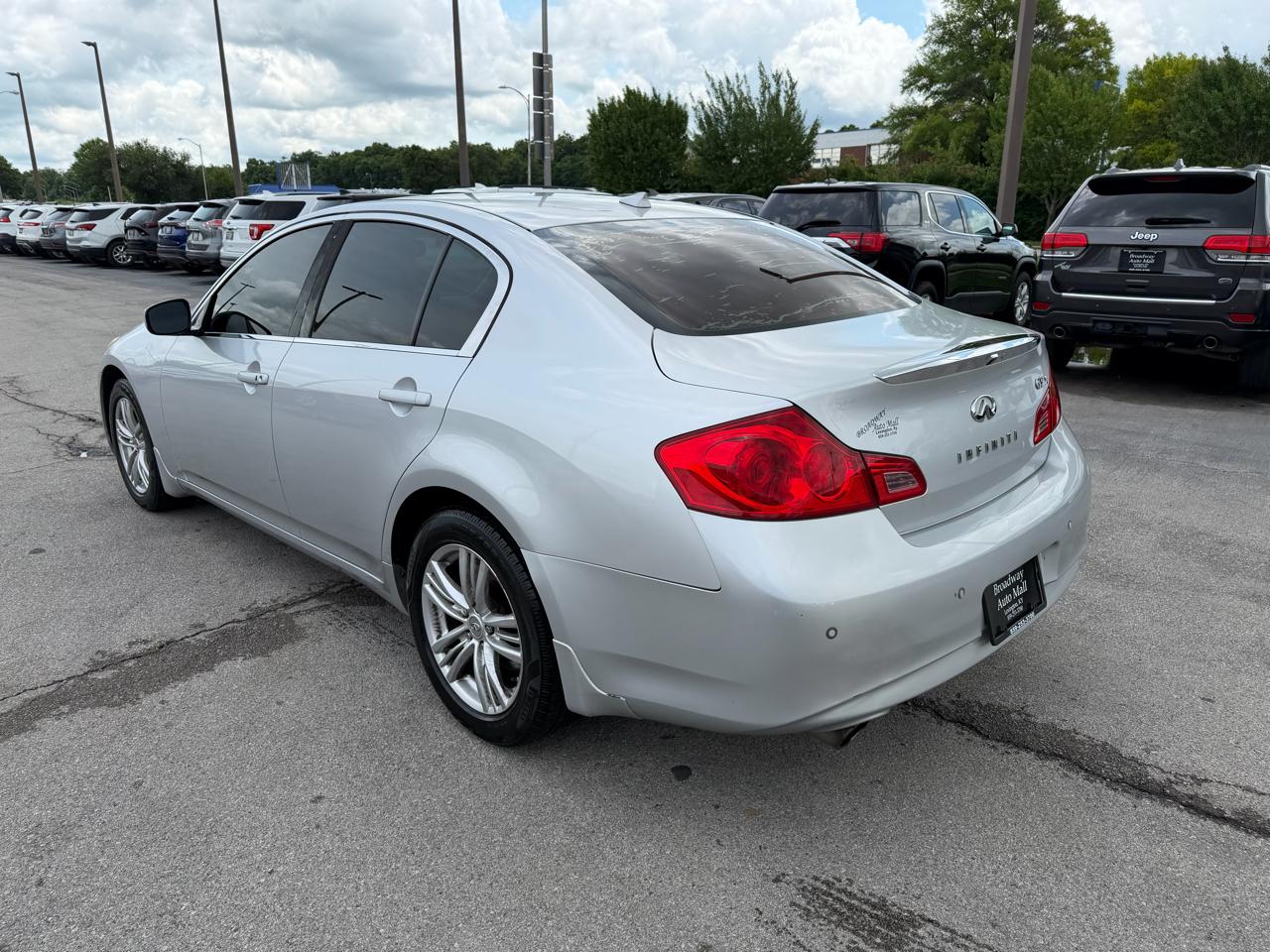 Infiniti G37 X 2011