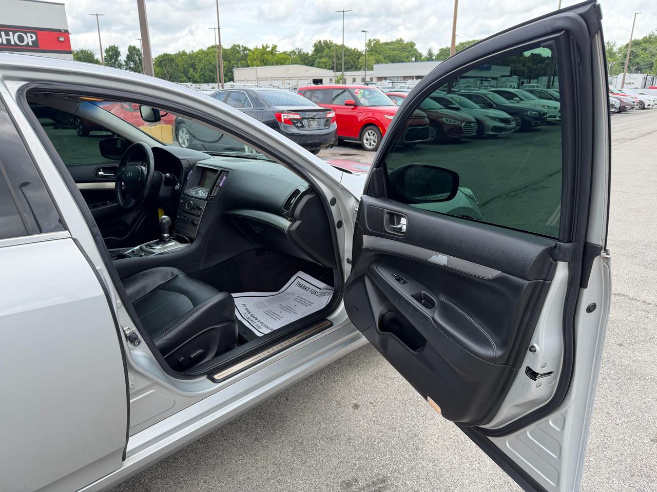 Infiniti G37 X 2011