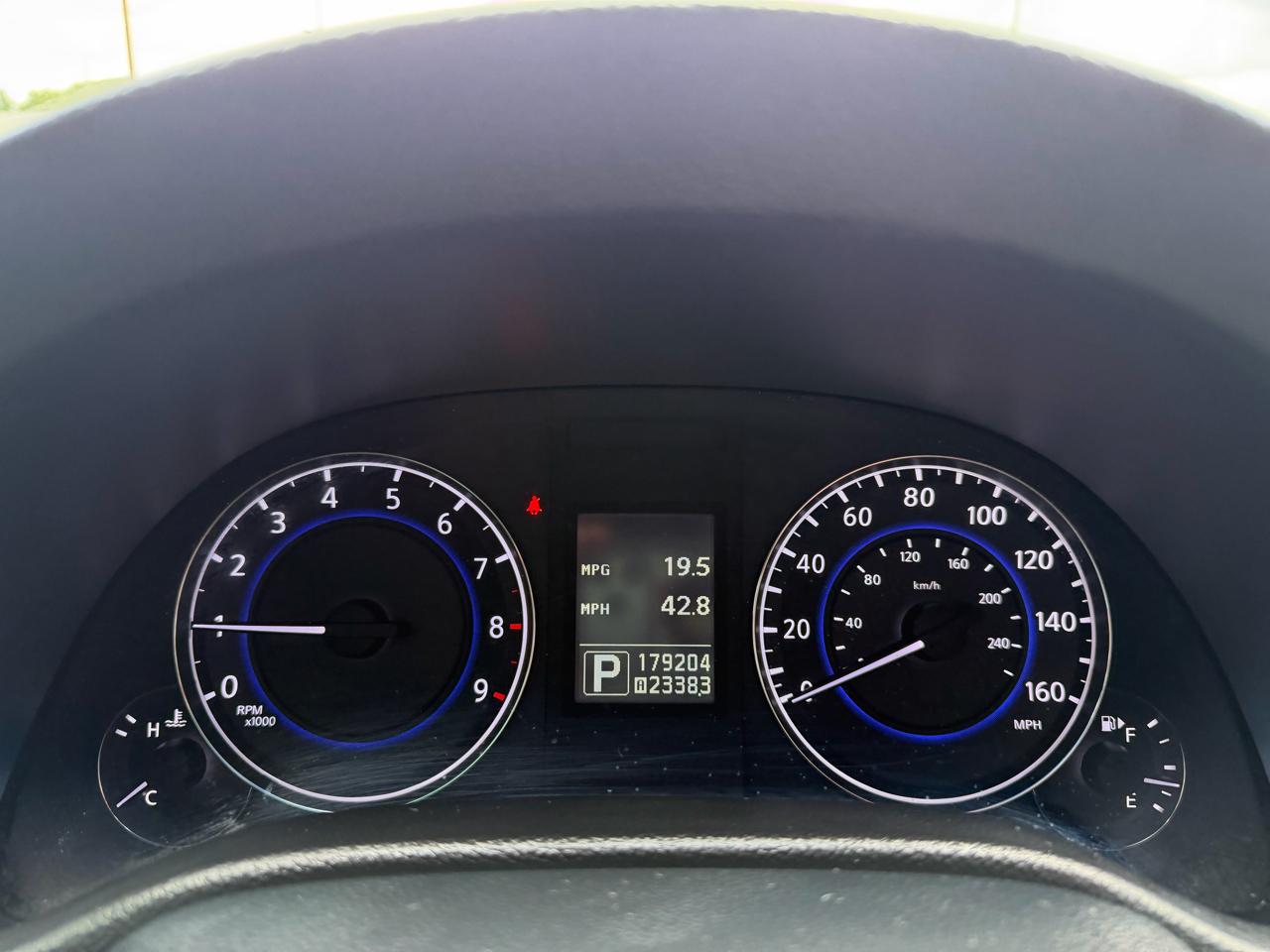 Infiniti G37 X 2011