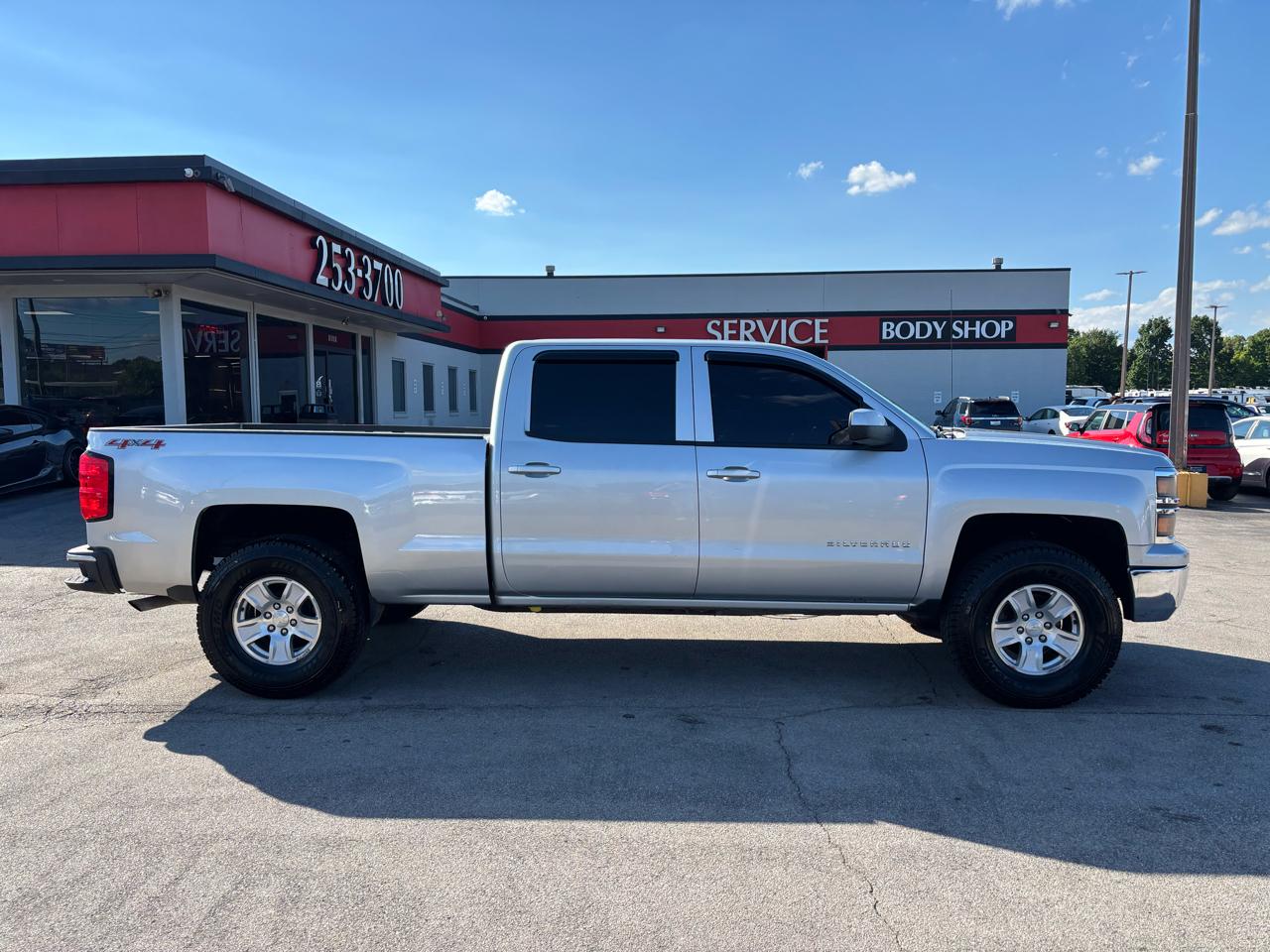Chevrolet Silverado 1500 4WD Crew Cab 143.5" LT w/1LT 2015