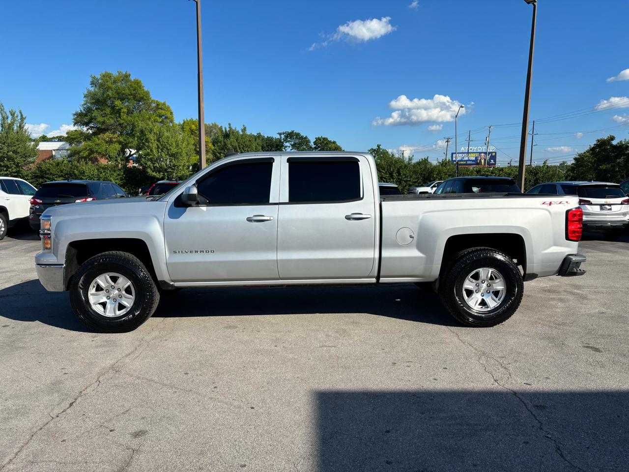 Chevrolet Silverado 1500 4WD Crew Cab 143.5" LT w/1LT 2015
