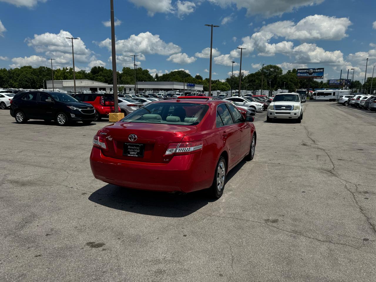 Toyota Camry 4dr Sdn I4 Man LE (Natl) 2011