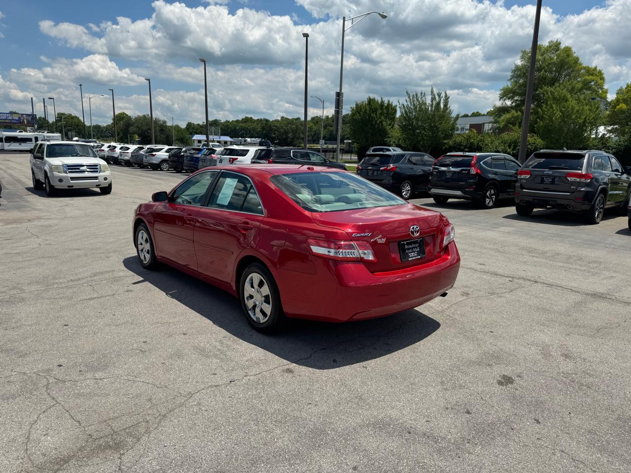 Toyota Camry 4dr Sdn I4 Man LE (Natl) 2011
