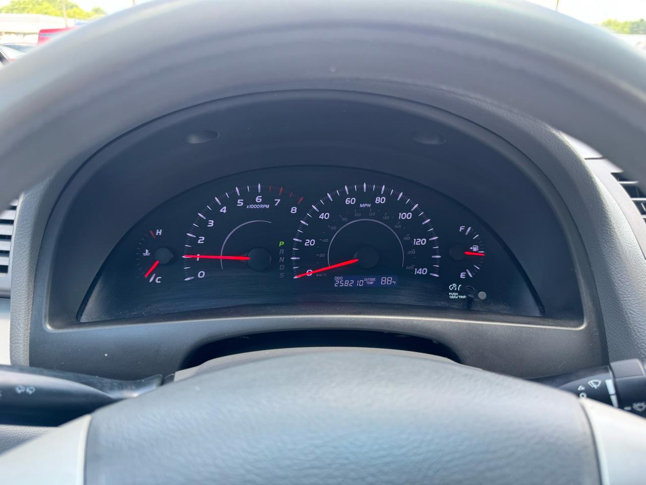 Toyota Camry 4dr Sdn I4 Man LE (Natl) 2011