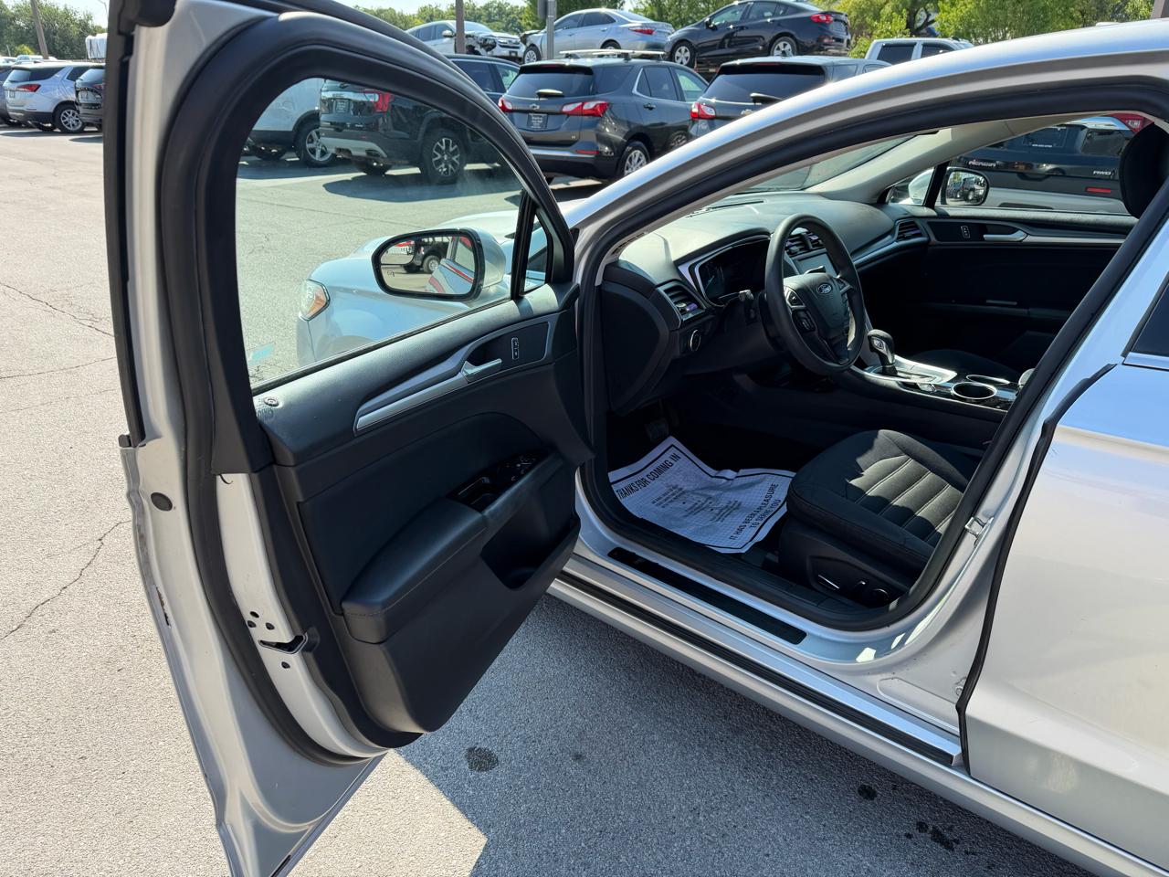 Ford Fusion SE 2013