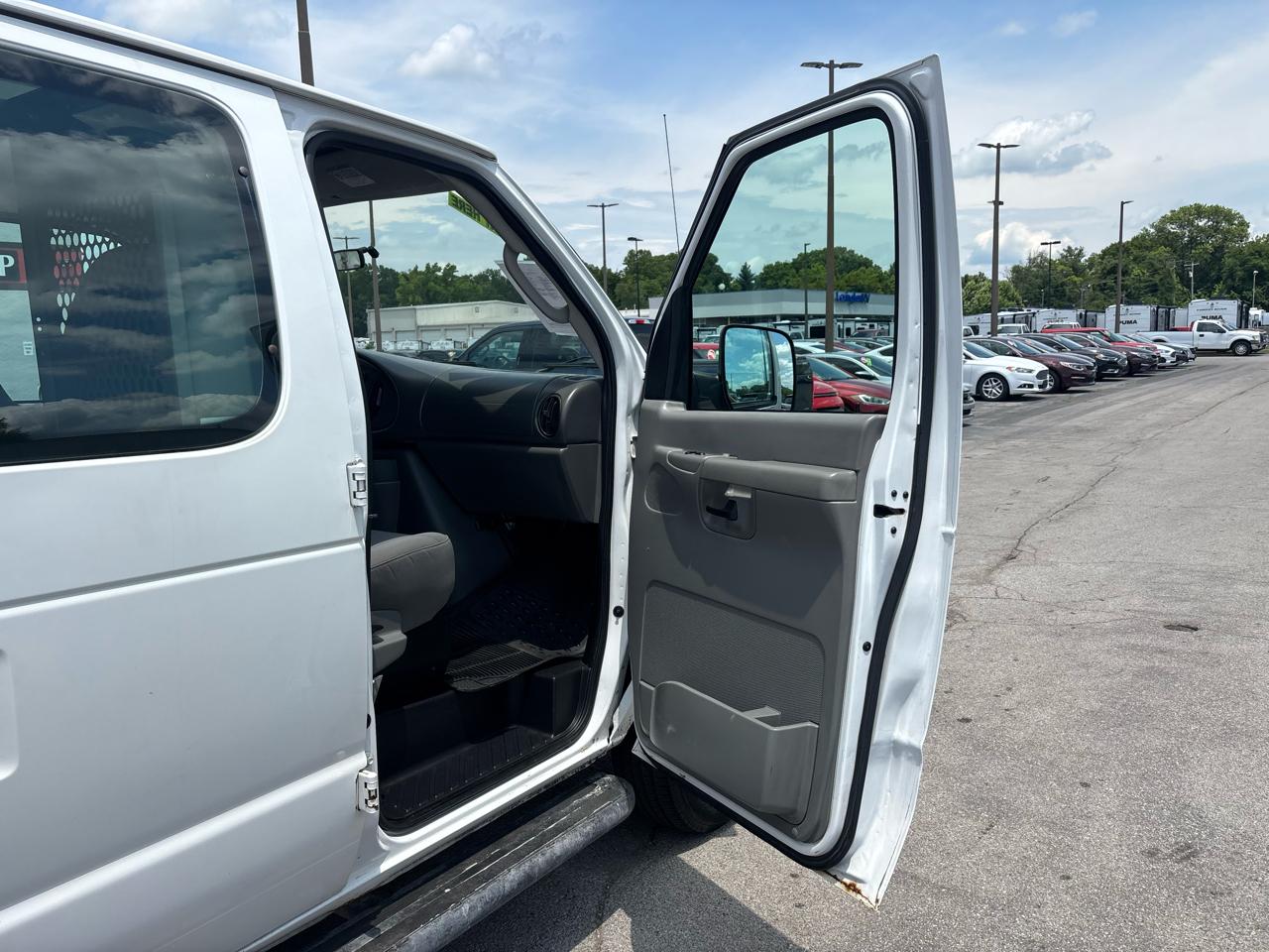 Ford Econoline Cargo Van E-250 Recreational 2007