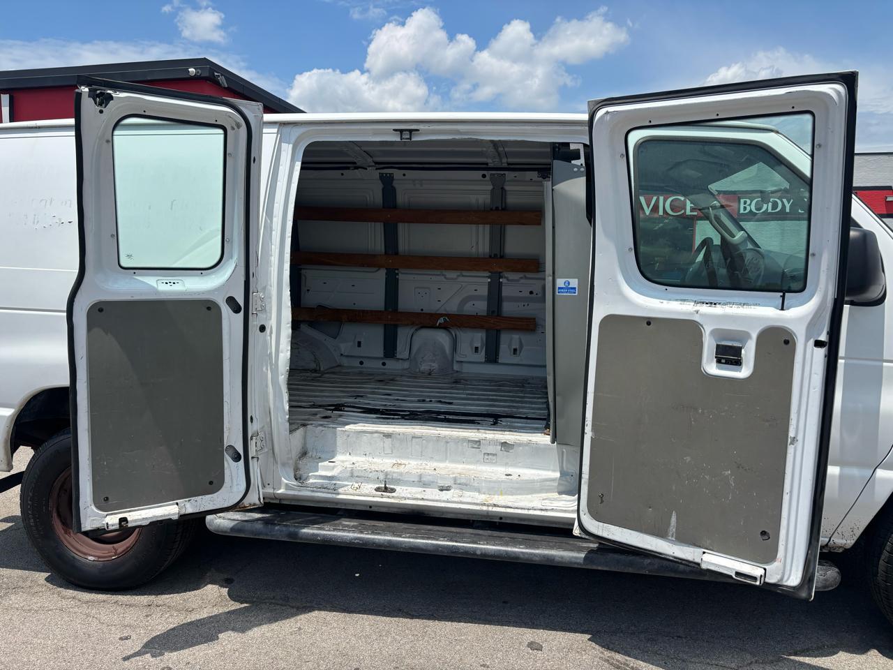 Ford Econoline Cargo Van E-250 Recreational 2007