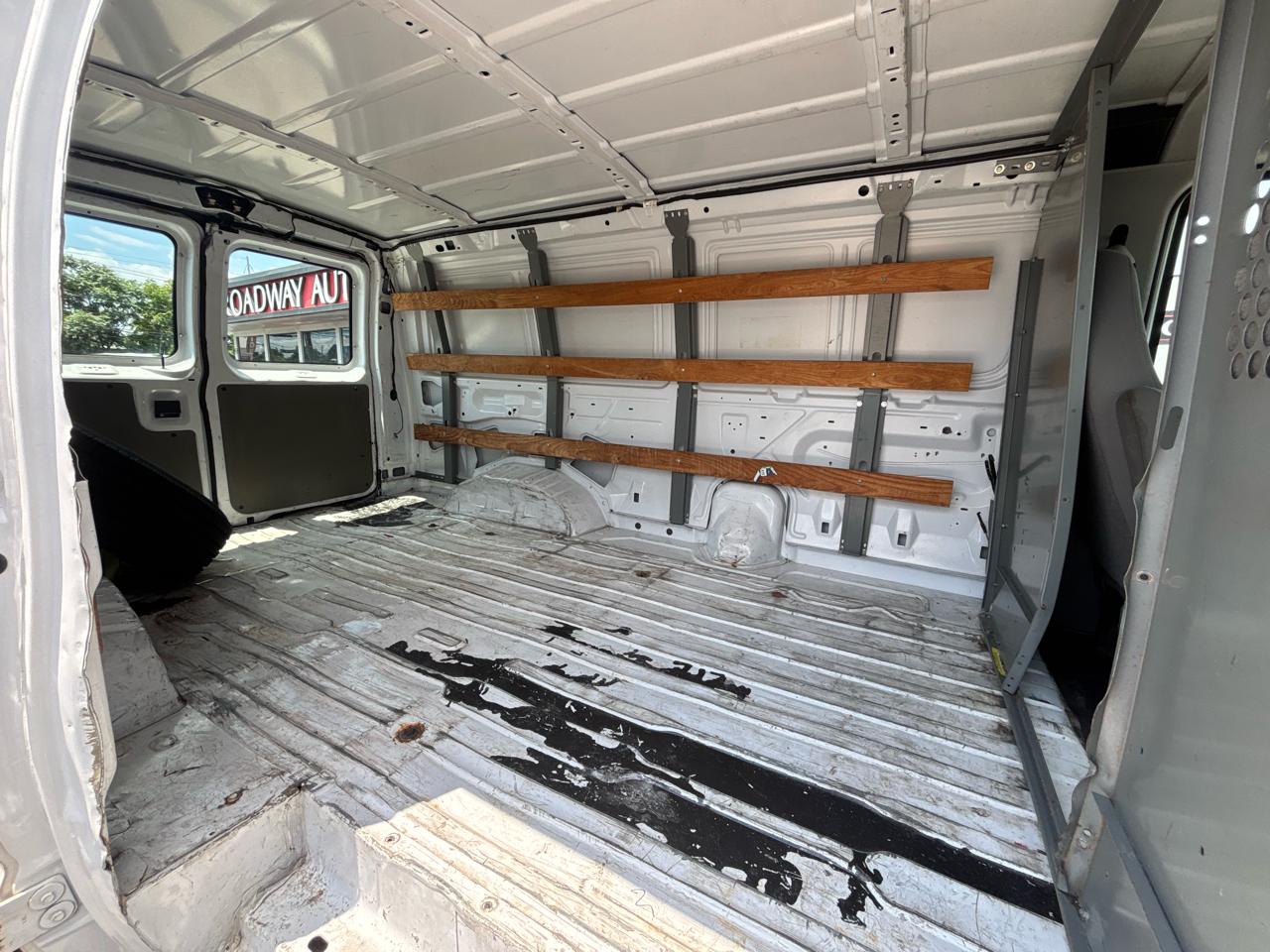 Ford Econoline Cargo Van E-250 Recreational 2007