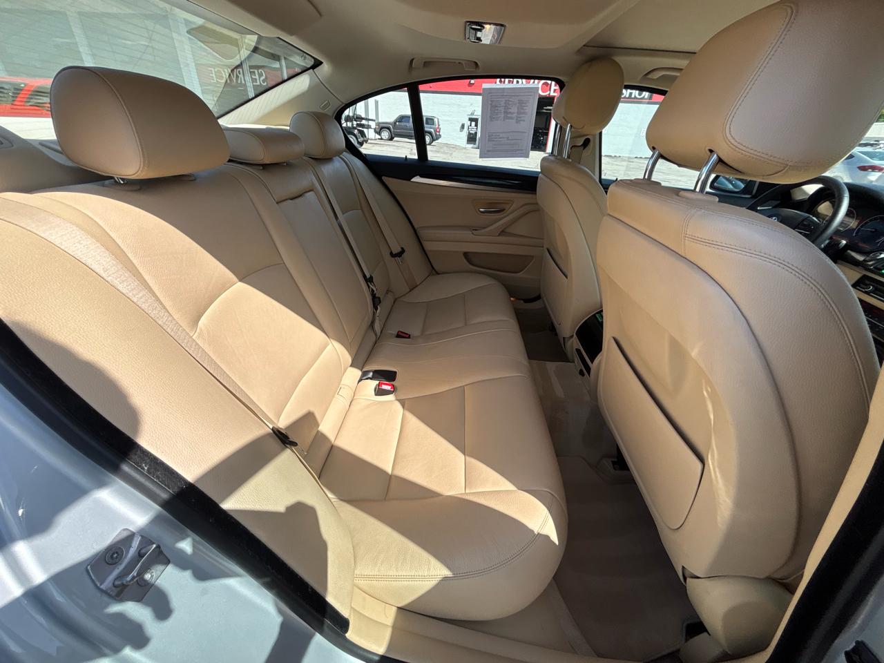 BMW 5 Series 4dr Sdn 528i RWD 2014