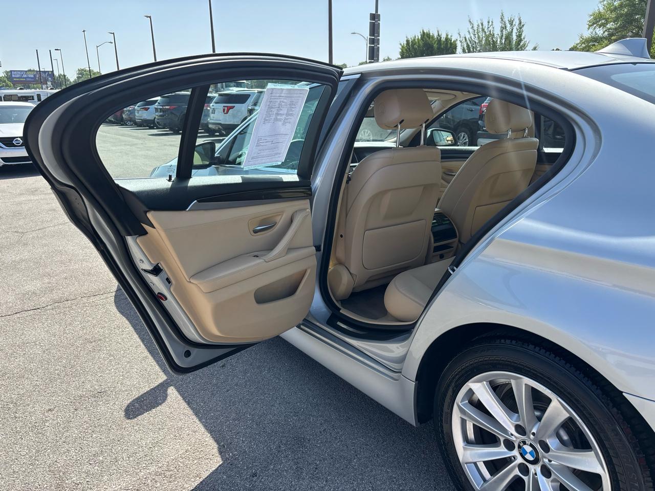 BMW 5 Series 4dr Sdn 528i RWD 2014