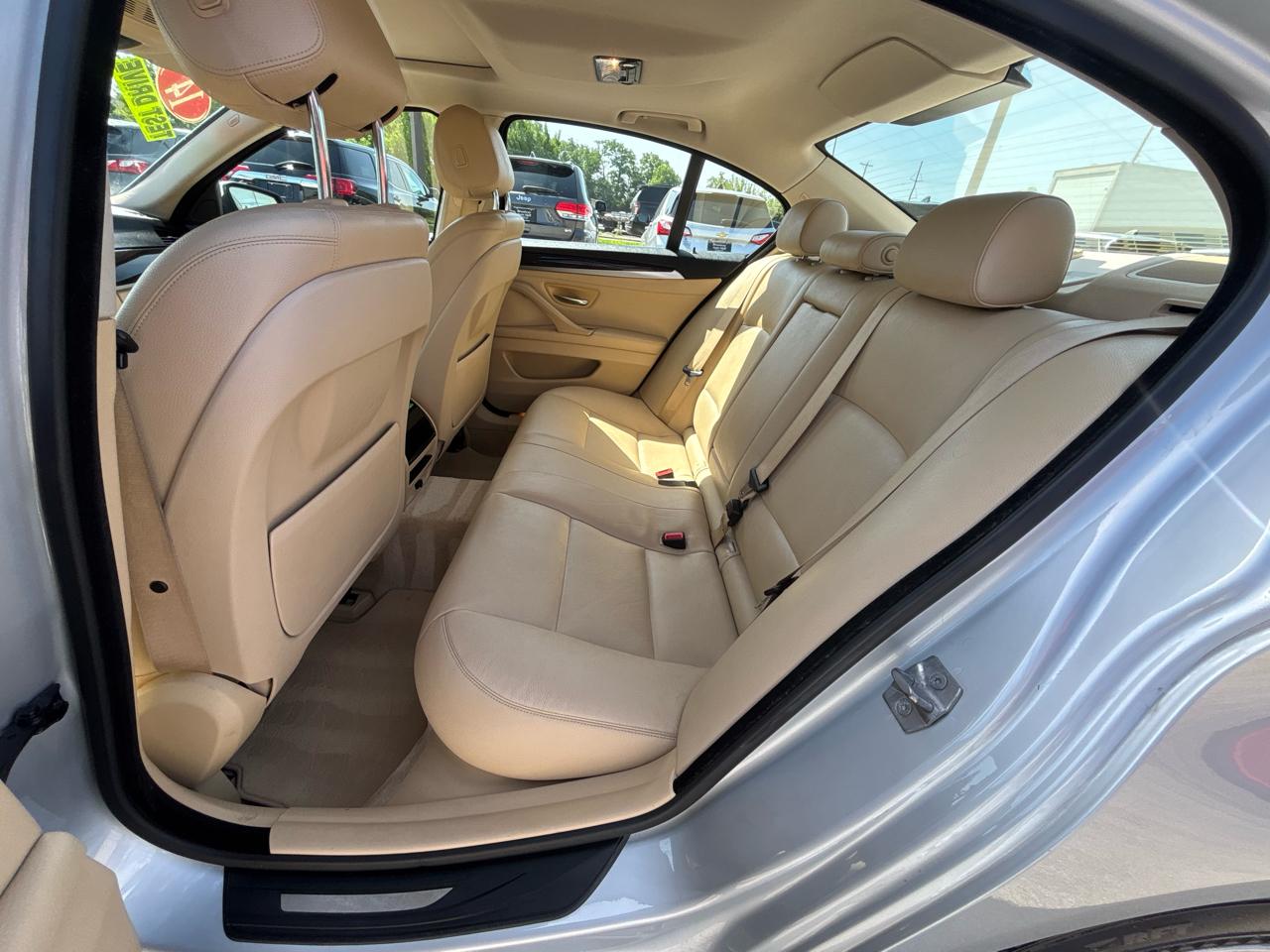 BMW 5 Series 4dr Sdn 528i RWD 2014