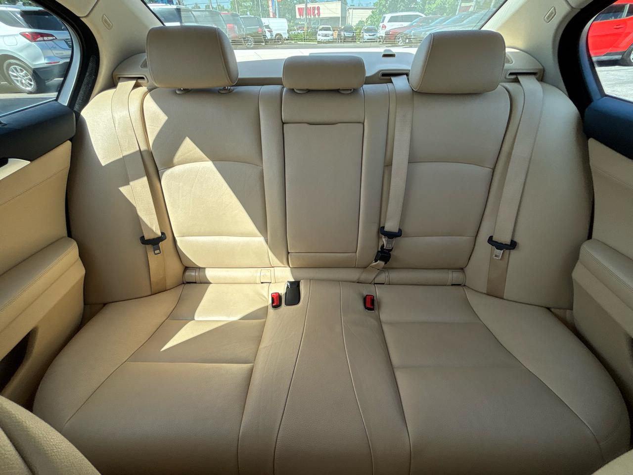 BMW 5 Series 4dr Sdn 528i RWD 2014