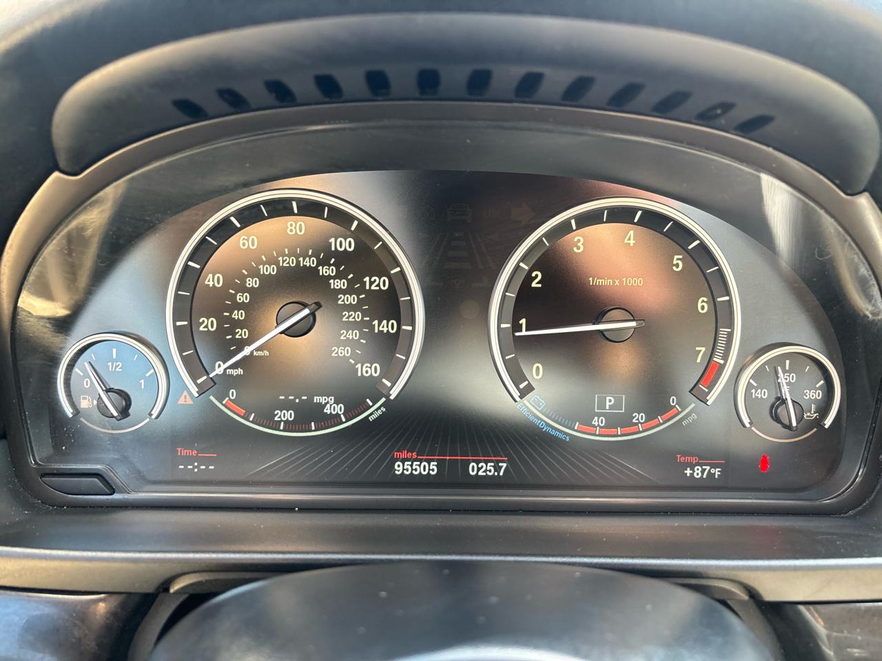 BMW 5 Series 4dr Sdn 528i RWD 2014