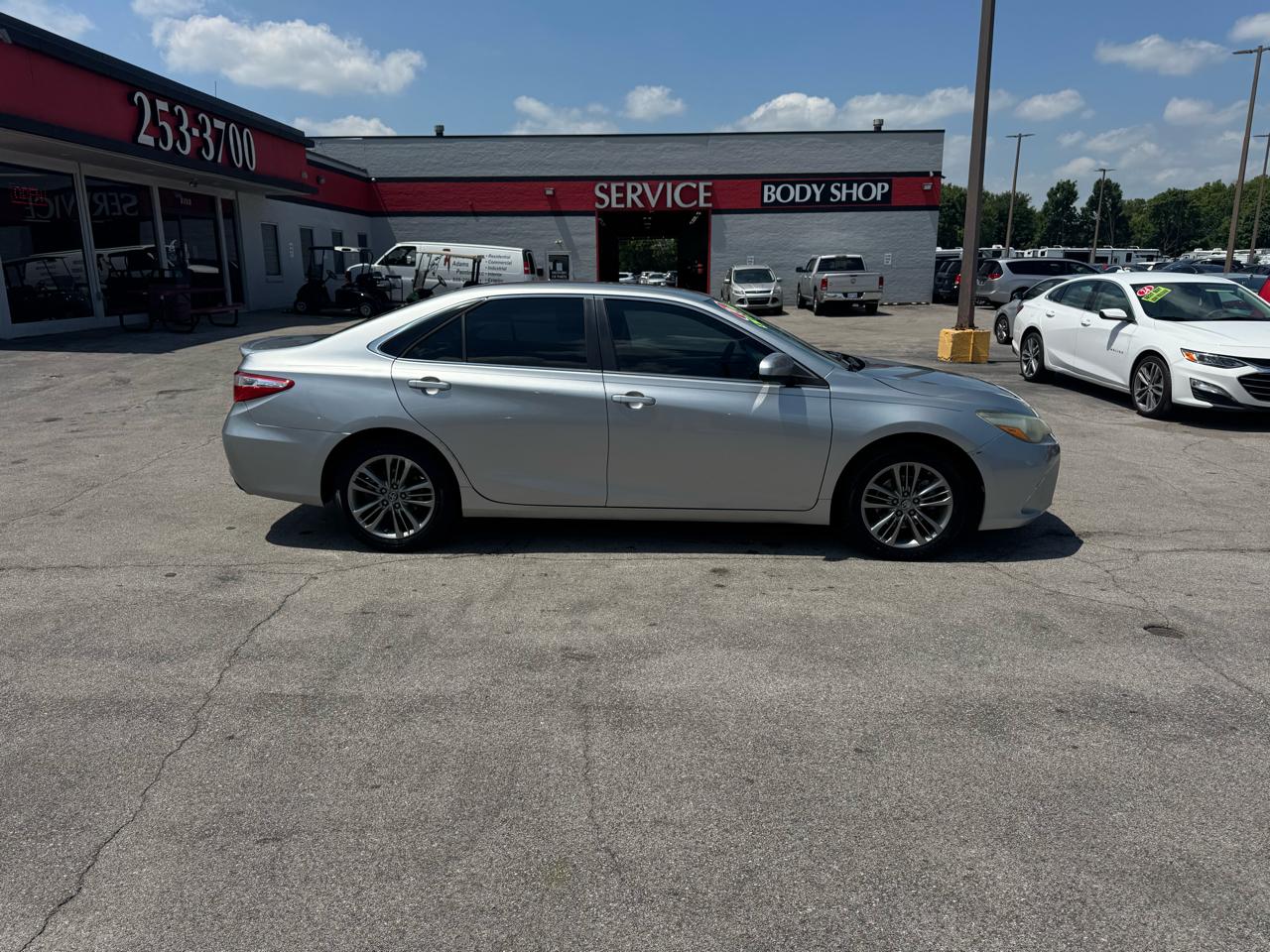 Toyota Camry 4dr Sdn I4 Auto SE w/Special Edition Pkg (Natl) 2016