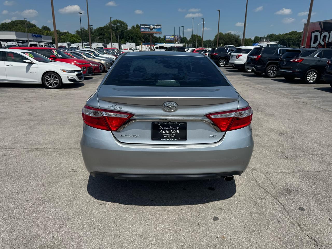 Toyota Camry 4dr Sdn I4 Auto SE w/Special Edition Pkg (Natl) 2016