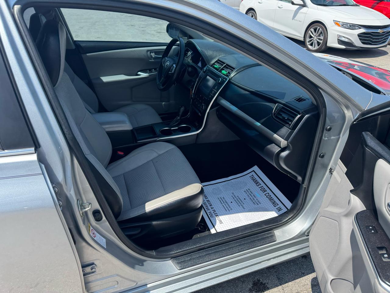 Toyota Camry 4dr Sdn I4 Auto SE w/Special Edition Pkg (Natl) 2016