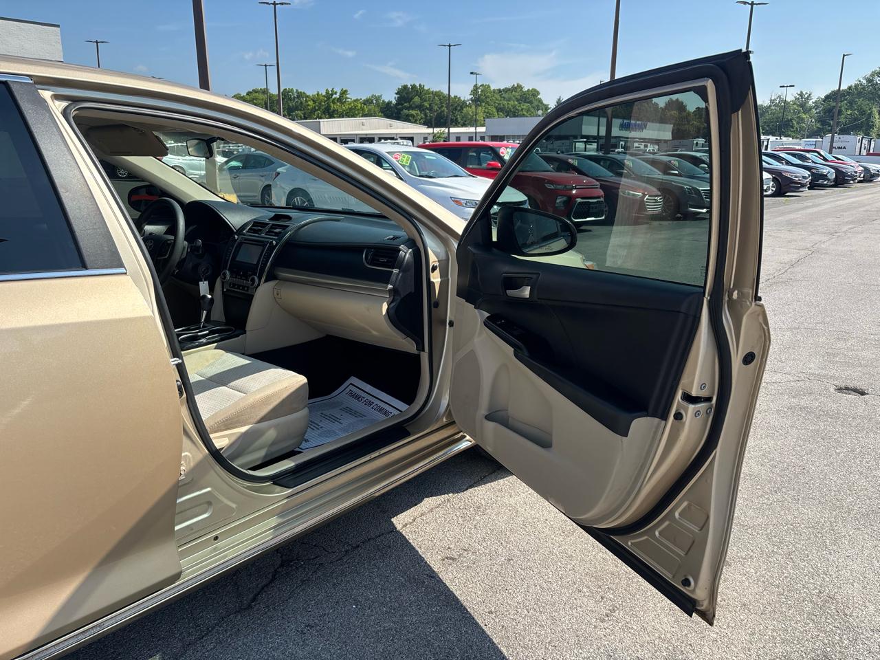 Toyota Camry 4dr Sdn LE Auto 2012