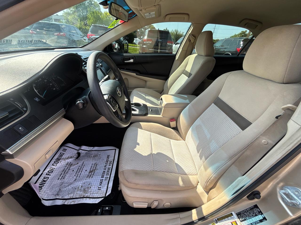 Toyota Camry 4dr Sdn LE Auto 2012