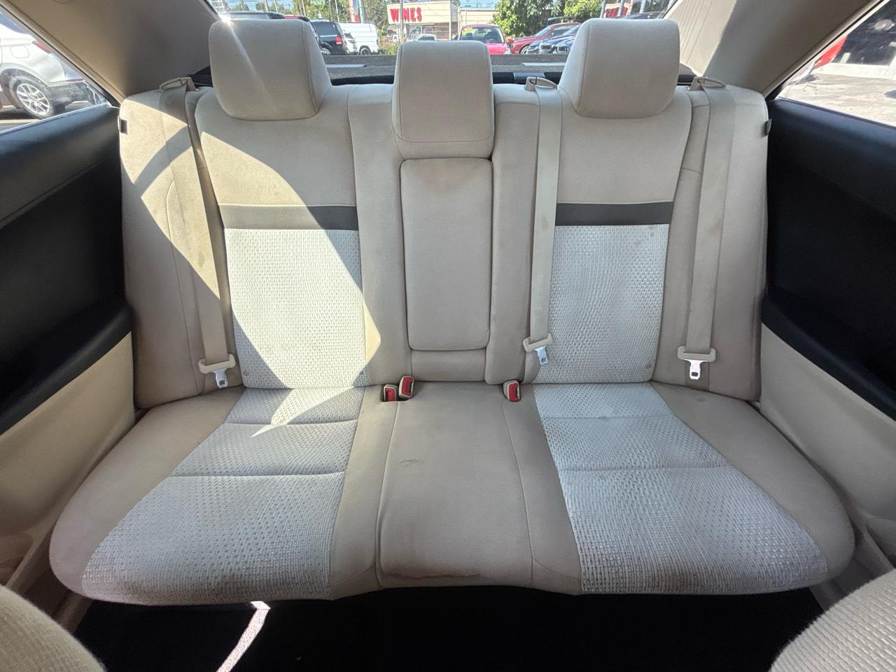 Toyota Camry 4dr Sdn LE Auto 2012