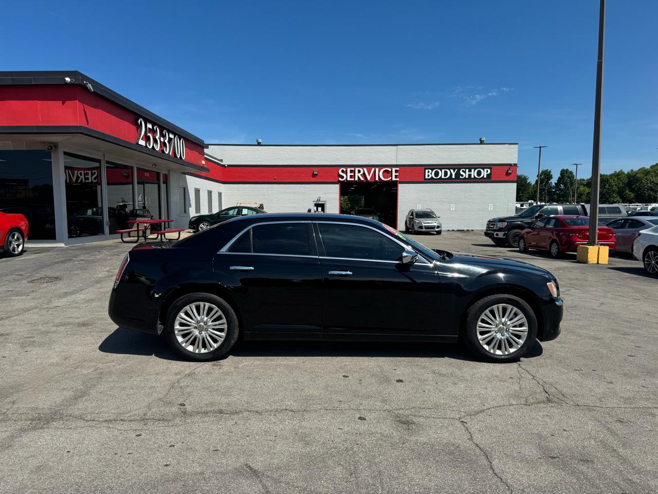 Chrysler 300 4dr Sdn 300C AWD 2013