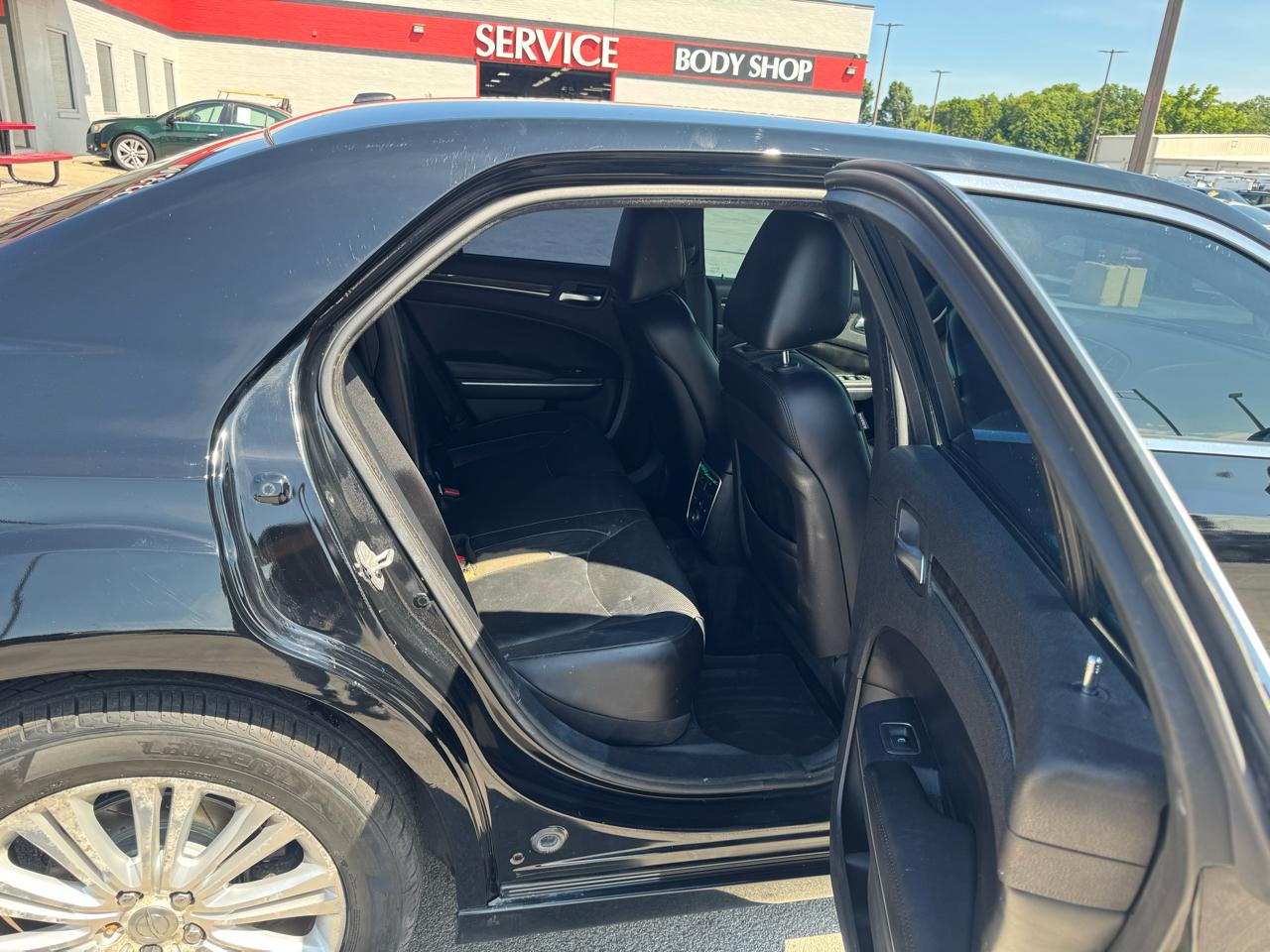 Chrysler 300 4dr Sdn 300C AWD 2013