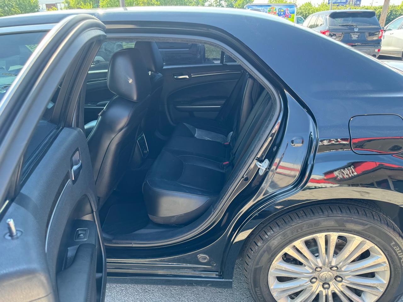 Chrysler 300 4dr Sdn 300C AWD 2013