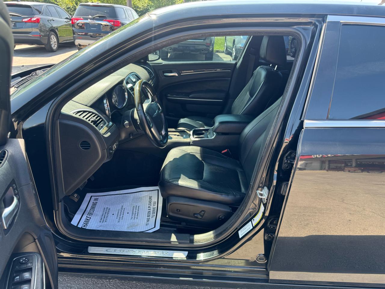 Chrysler 300 4dr Sdn 300C AWD 2013