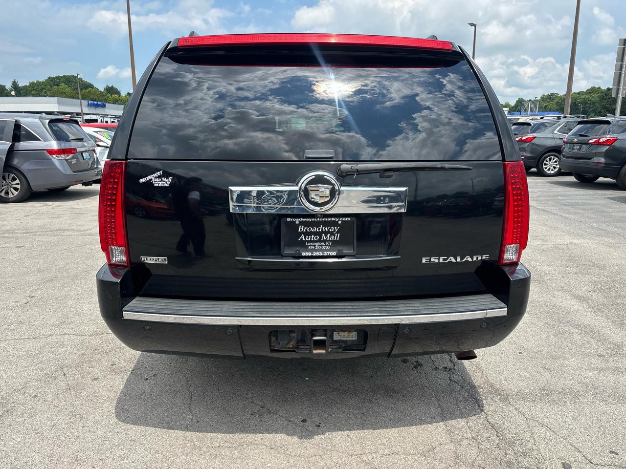 Cadillac Escalade ESV AWD 4dr Luxury 2011