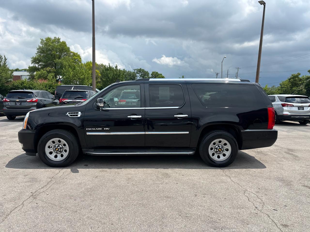 Cadillac Escalade ESV AWD 4dr Luxury 2011