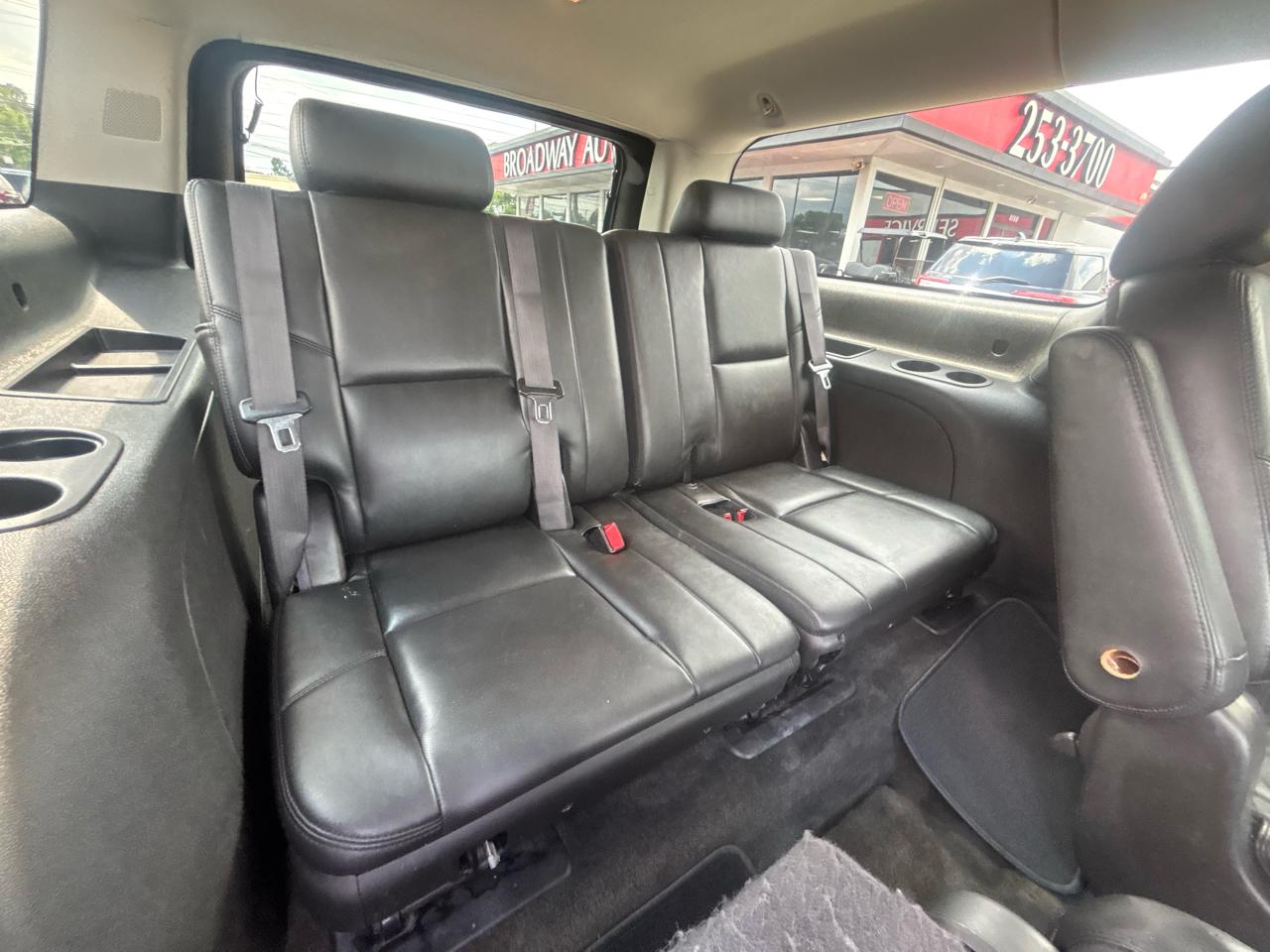 Cadillac Escalade ESV AWD 4dr Luxury 2011