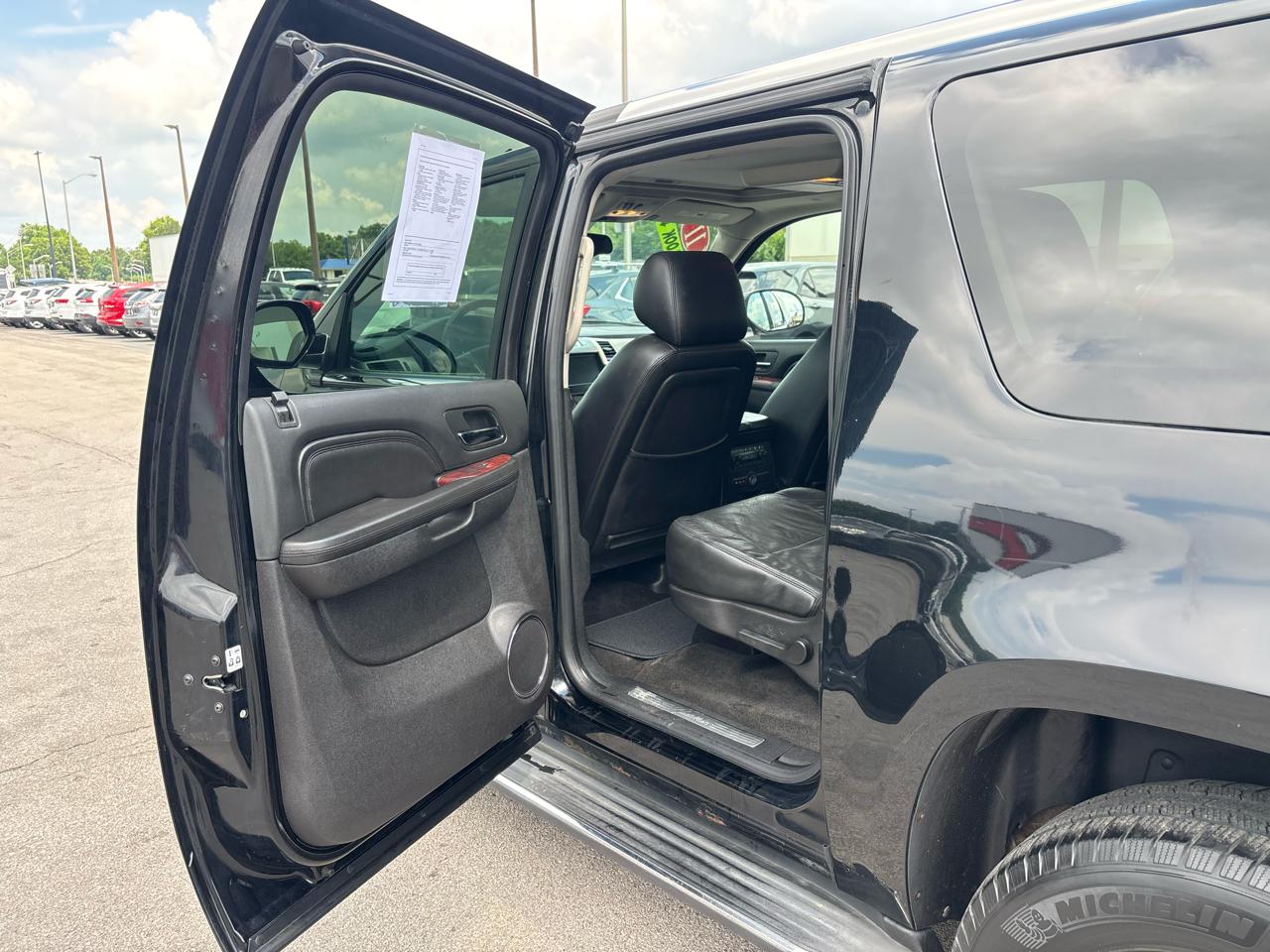 Cadillac Escalade ESV AWD 4dr Luxury 2011