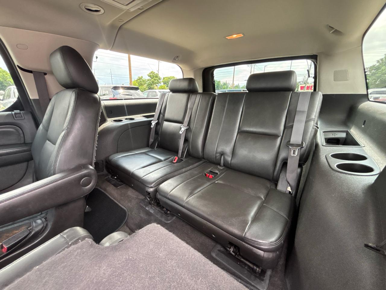 Cadillac Escalade ESV AWD 4dr Luxury 2011