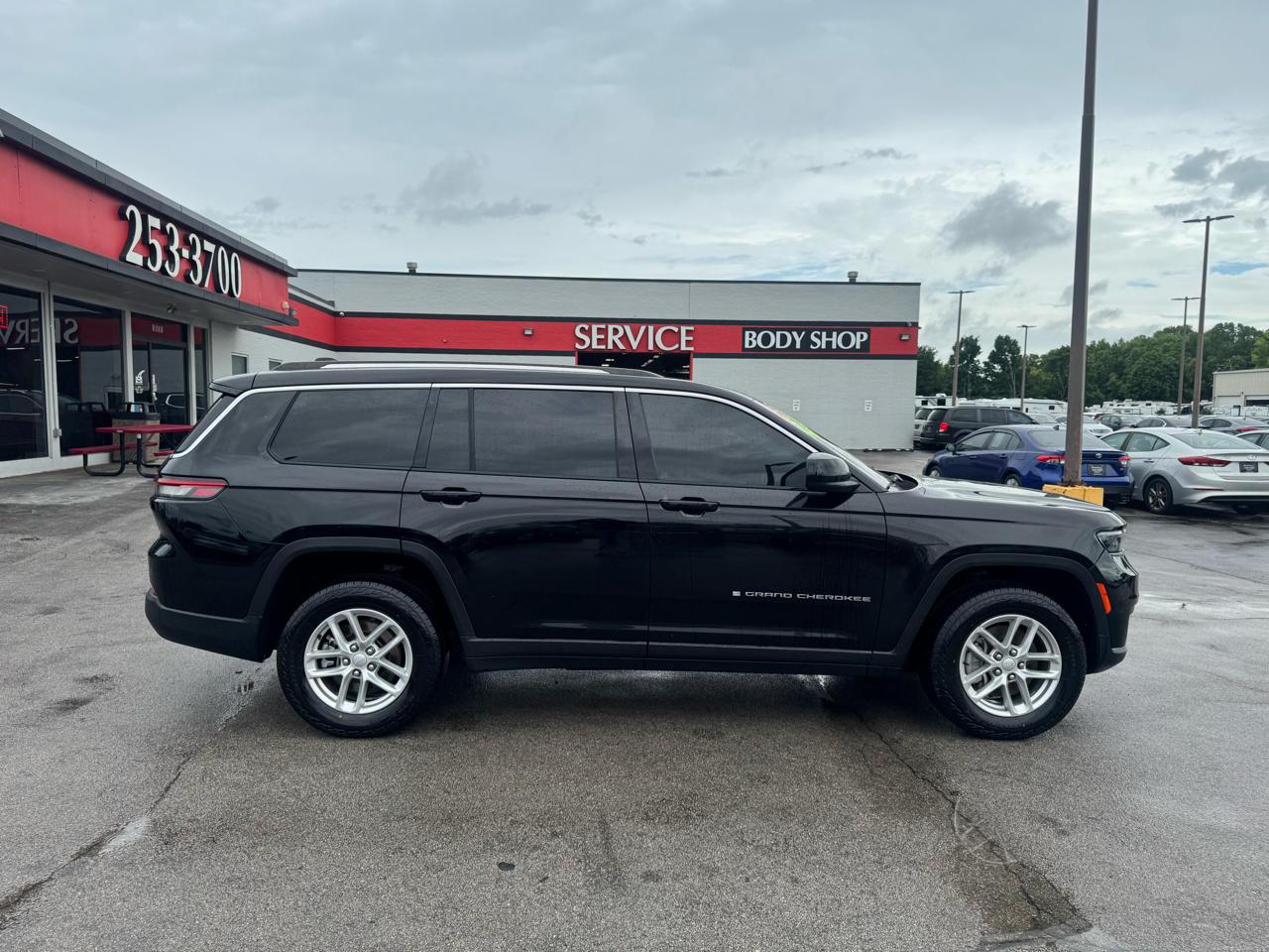 Jeep Grand Cherokee L Laredo 4x2 2023
