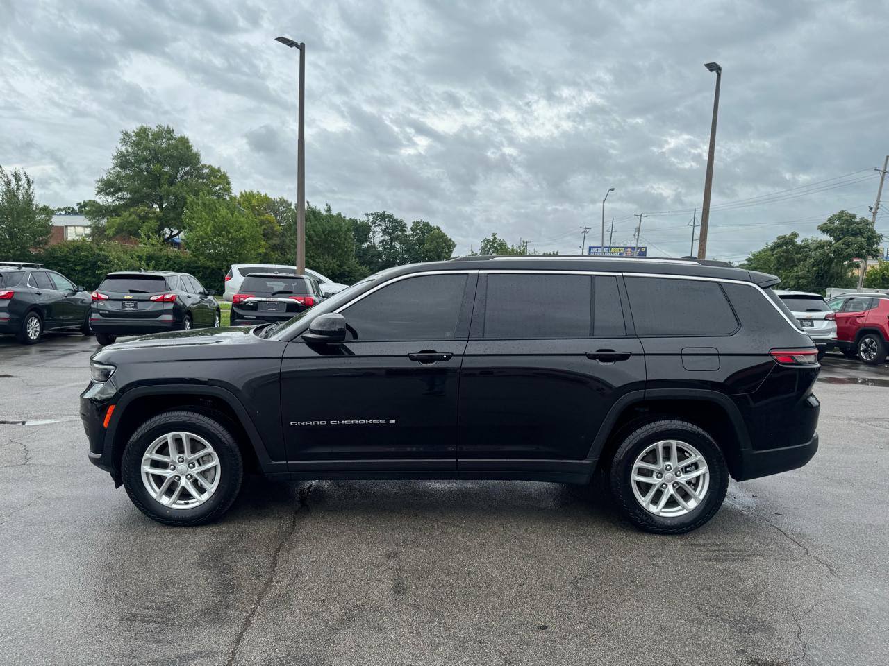 Jeep Grand Cherokee L Laredo 4x2 2023
