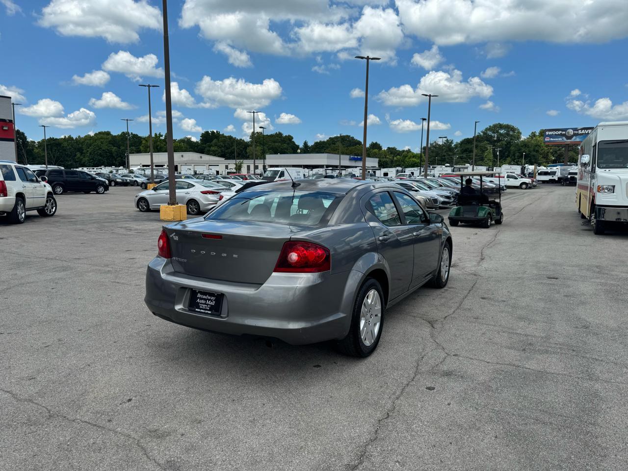 Dodge Avenger 4dr Sdn SE 2012