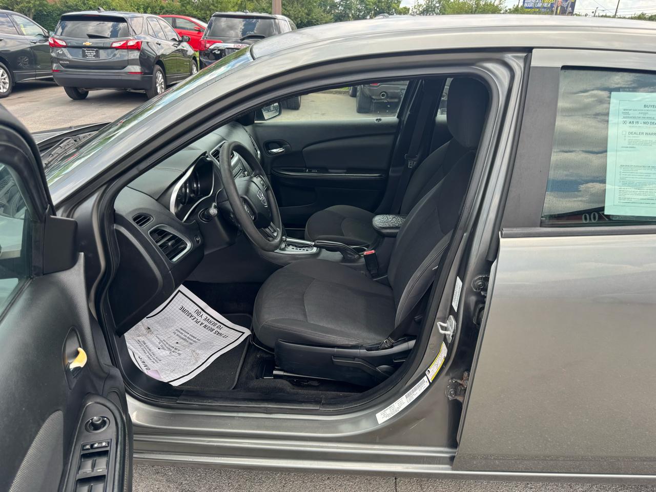Dodge Avenger 4dr Sdn SE 2012