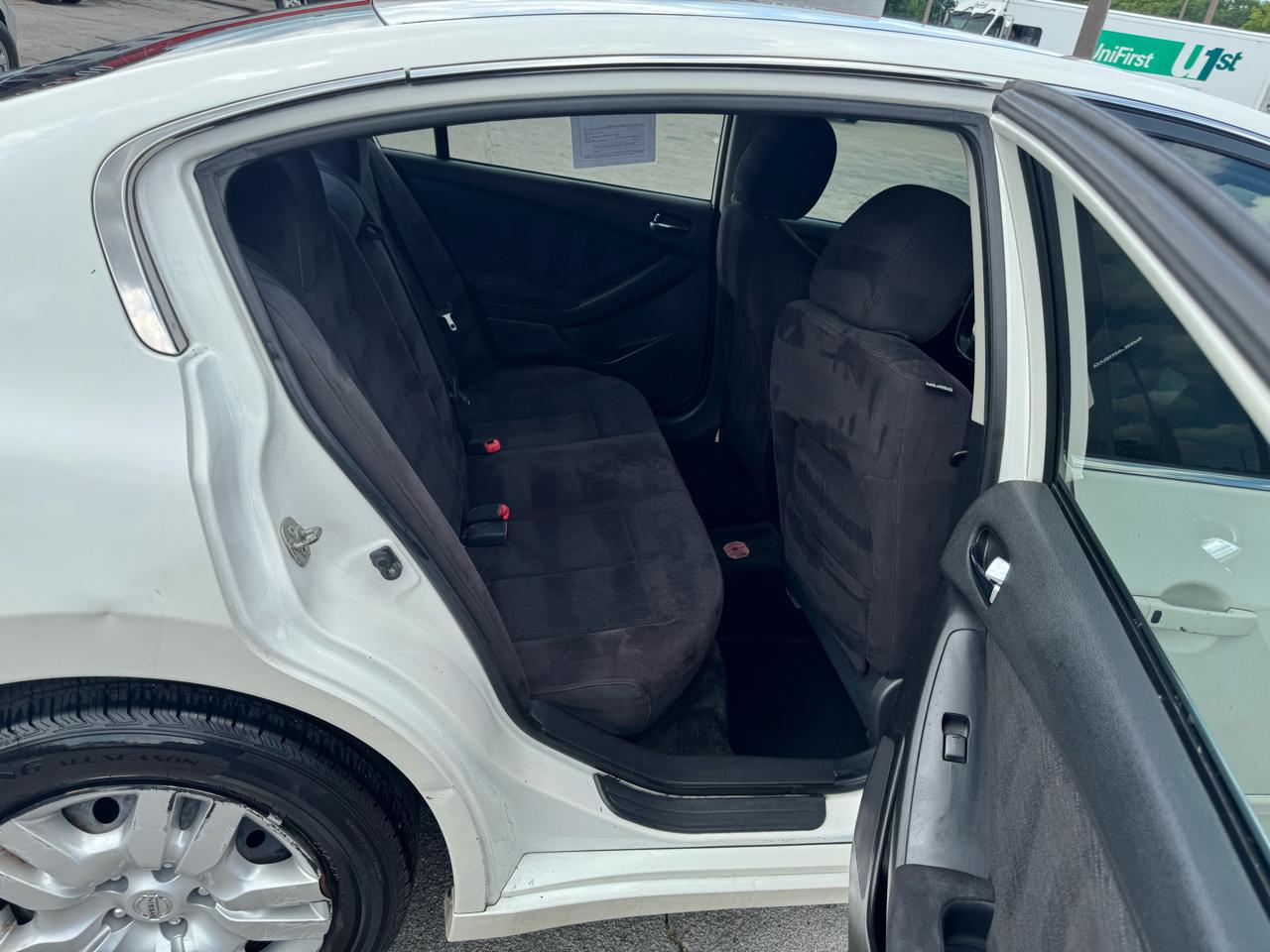 Nissan Altima 4dr Sdn I4 CVT 2.5 S 2012