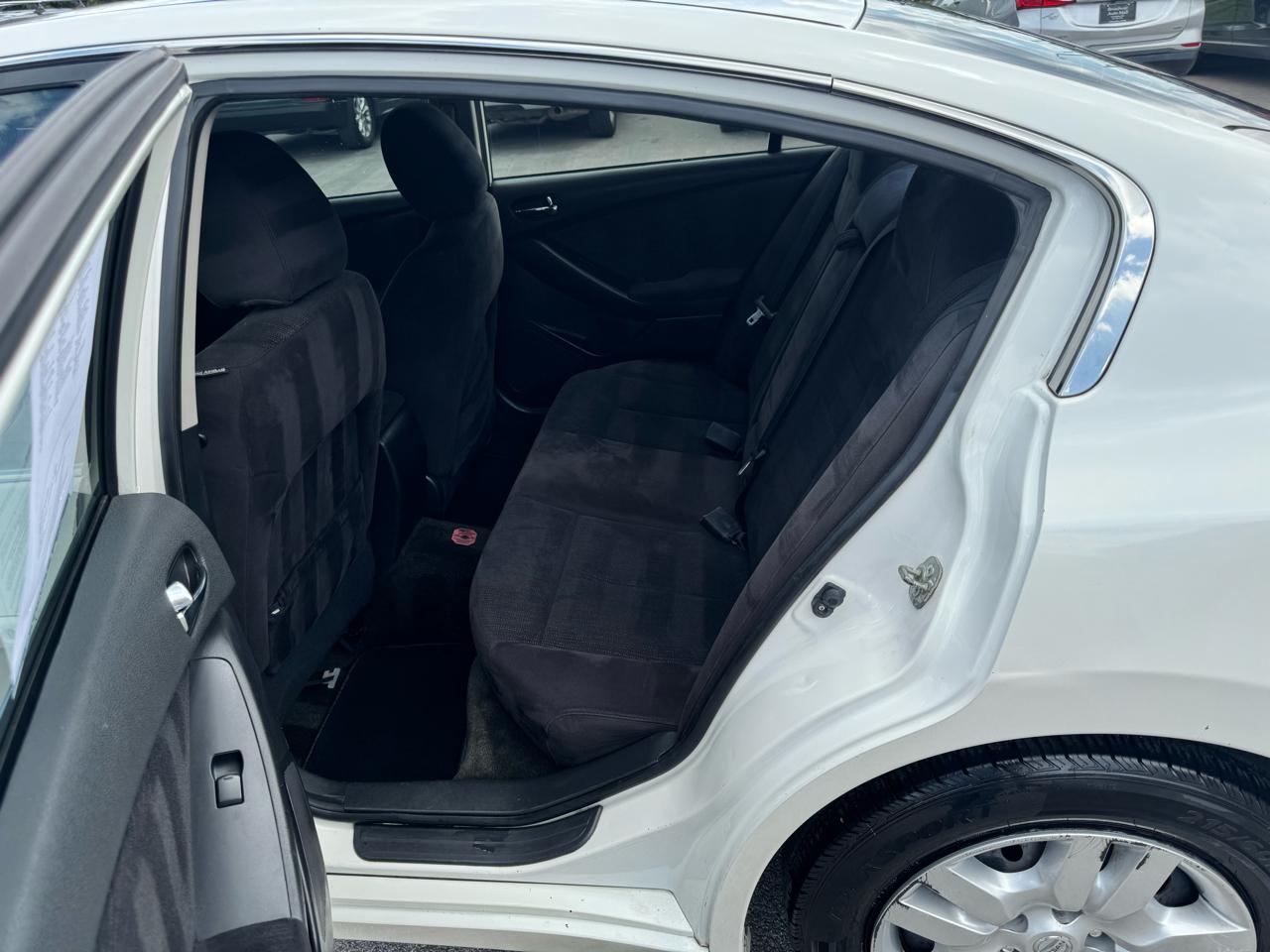 Nissan Altima 4dr Sdn I4 CVT 2.5 S 2012
