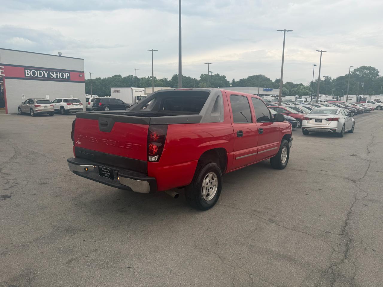 Chevrolet Avalanche 1500 5dr Crew Cab 130" WB 2004