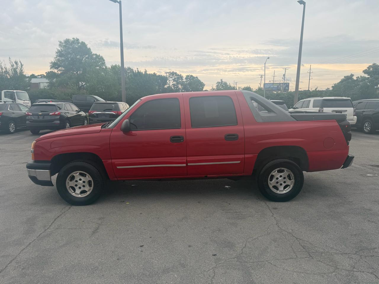 Chevrolet Avalanche 1500 5dr Crew Cab 130" WB 2004