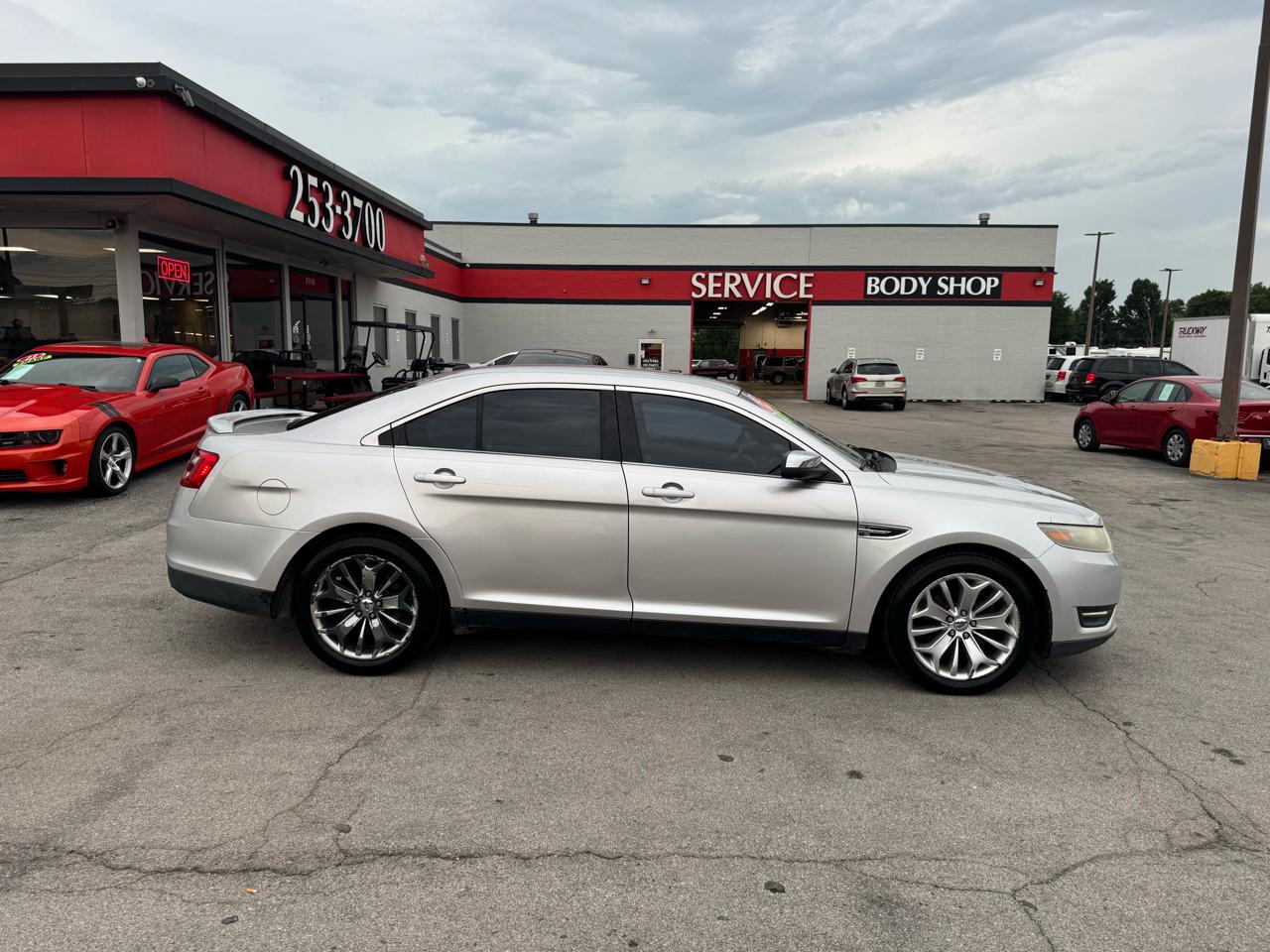 Ford Taurus 4dr Sdn Limited FWD 2013