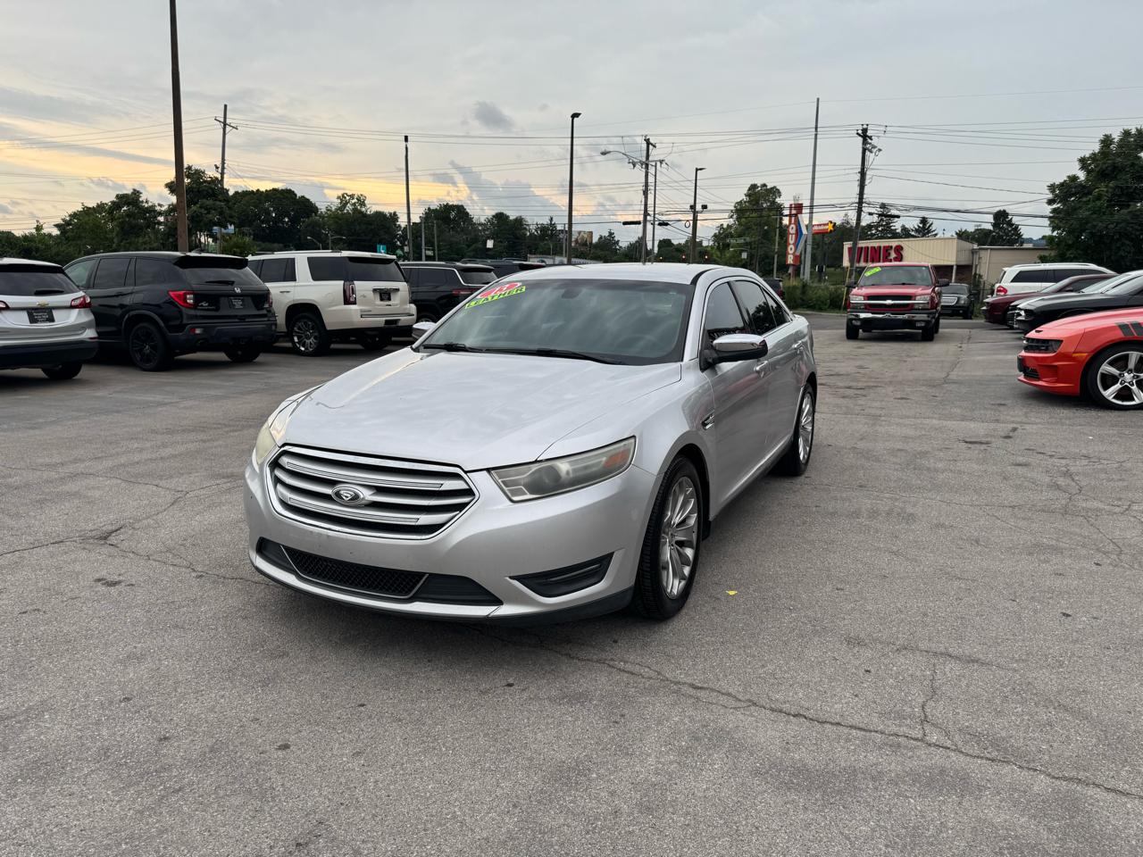 Ford Taurus 4dr Sdn Limited FWD 2013