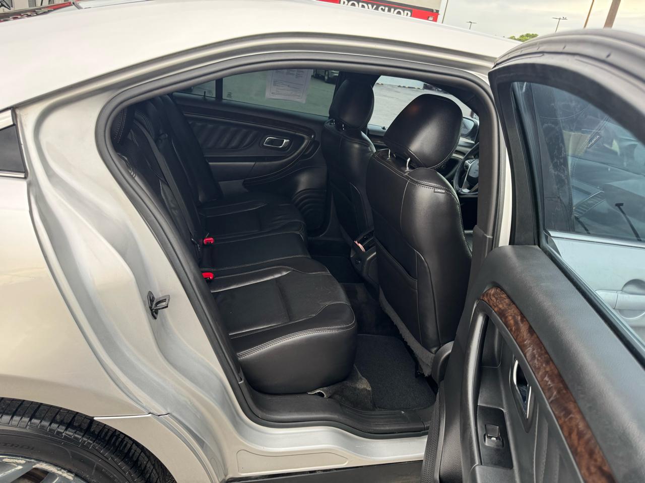 Ford Taurus 4dr Sdn Limited FWD 2013