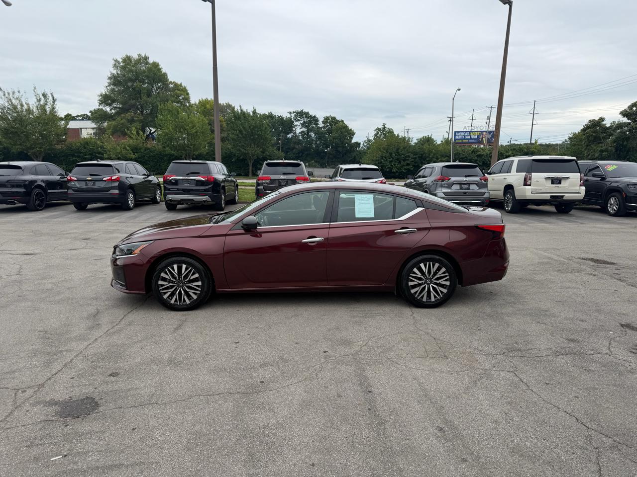 Nissan Altima 2.5 SV Sedan 2024
